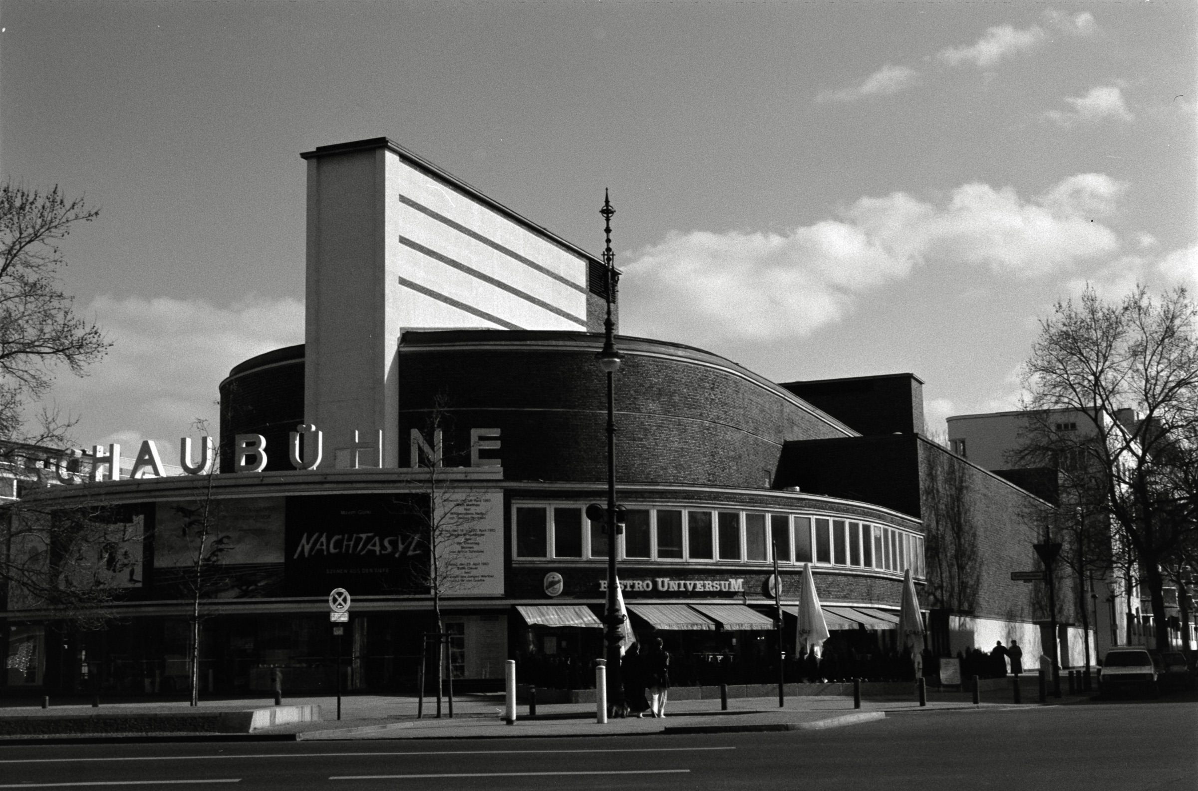 AHP F1993 03 006 sc240902 img05 NLP